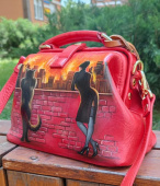 Маленький женский саквояж с рисунком "Пылающая Москва"