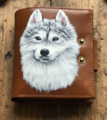 Мужской кошелек на кнопке коричневого цвета с рисунком - портрет собаки ручной работы "Хаски"