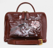 Женская темная сумка с росписью "Кошка в клумбе"