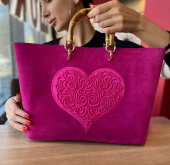 Замшевый шоппер с объемной вышивкой на заказ «Сердце» — ручная работа