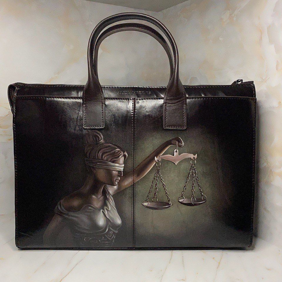 Сумка кожаная для ноутбука и документов с рисунком ручной работы Юрист