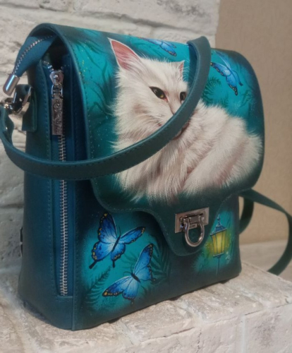 Женская сумка рюкзак с рисунком питомца ручной работы на заказ "Белый кот" ручной работы с рисунком и вышивкой на заказ
 фото 10