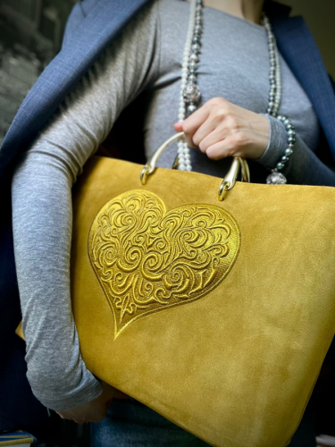 Вышивка на сумке шоппере "Сердце" фото