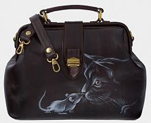 Женская коричневая сумка-саквояж с рисунком "Кошка и мышка" фото