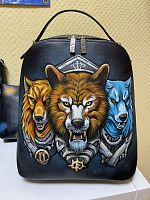 Рюкзак с медведем кожаный "Медведь и волки" - фото