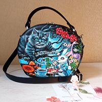 Полукруглая женская сумка с росписью "Чеширский кот" фото